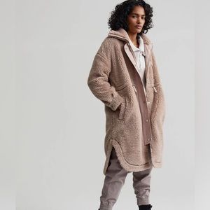 Varley Jones Coat | Mushroom XS